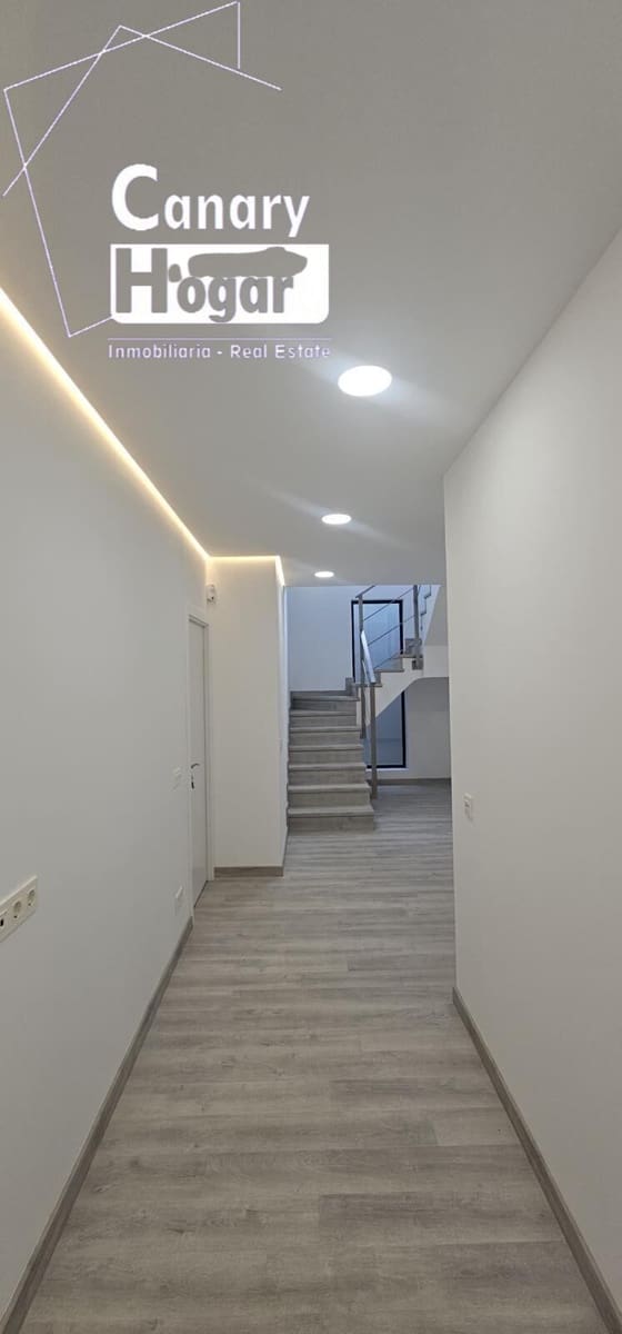 4 makuuhuone Huvila myytävänä paikassa El Madronal mukana uima-altaan 
autotalli - 1 800 000 € (Ref: 8419881)