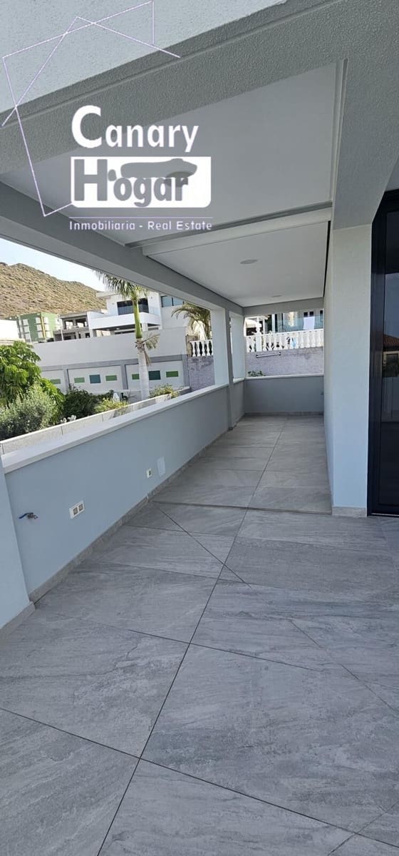 4 makuuhuone Huvila myytävänä paikassa El Madronal mukana uima-altaan 
autotalli - 1 800 000 € (Ref: 8419881)