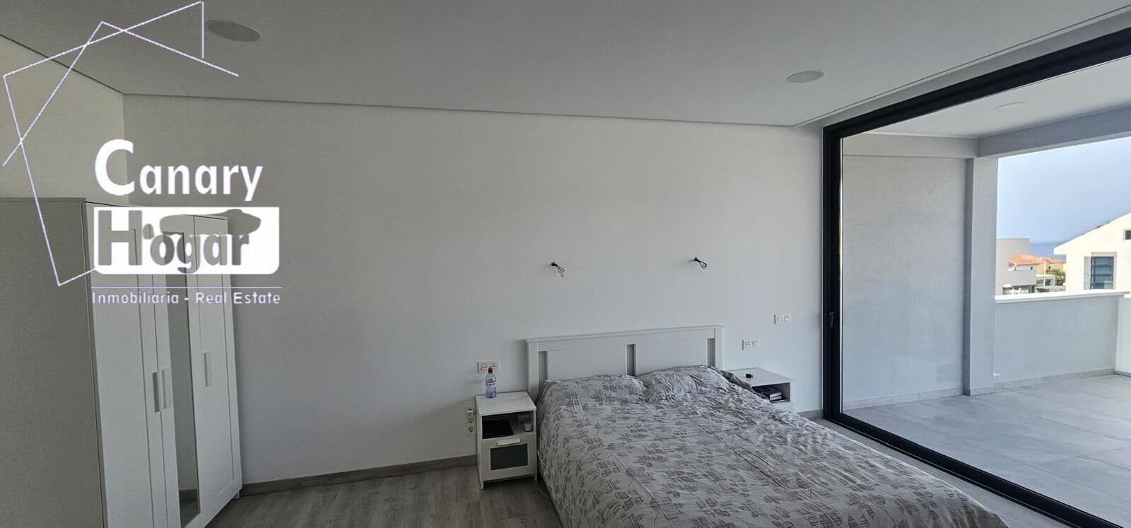 4 makuuhuone Huvila myytävänä paikassa El Madronal mukana uima-altaan 
autotalli - 1 800 000 € (Ref: 8419881)