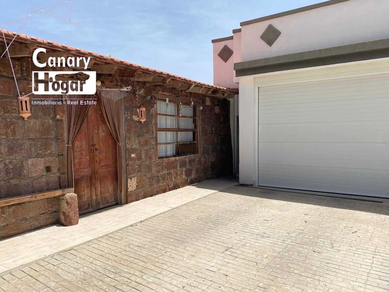 5 bedroom Finca/Country House for sale in Arona with pool garage - € 1,600,000 (Ref: 8506015)