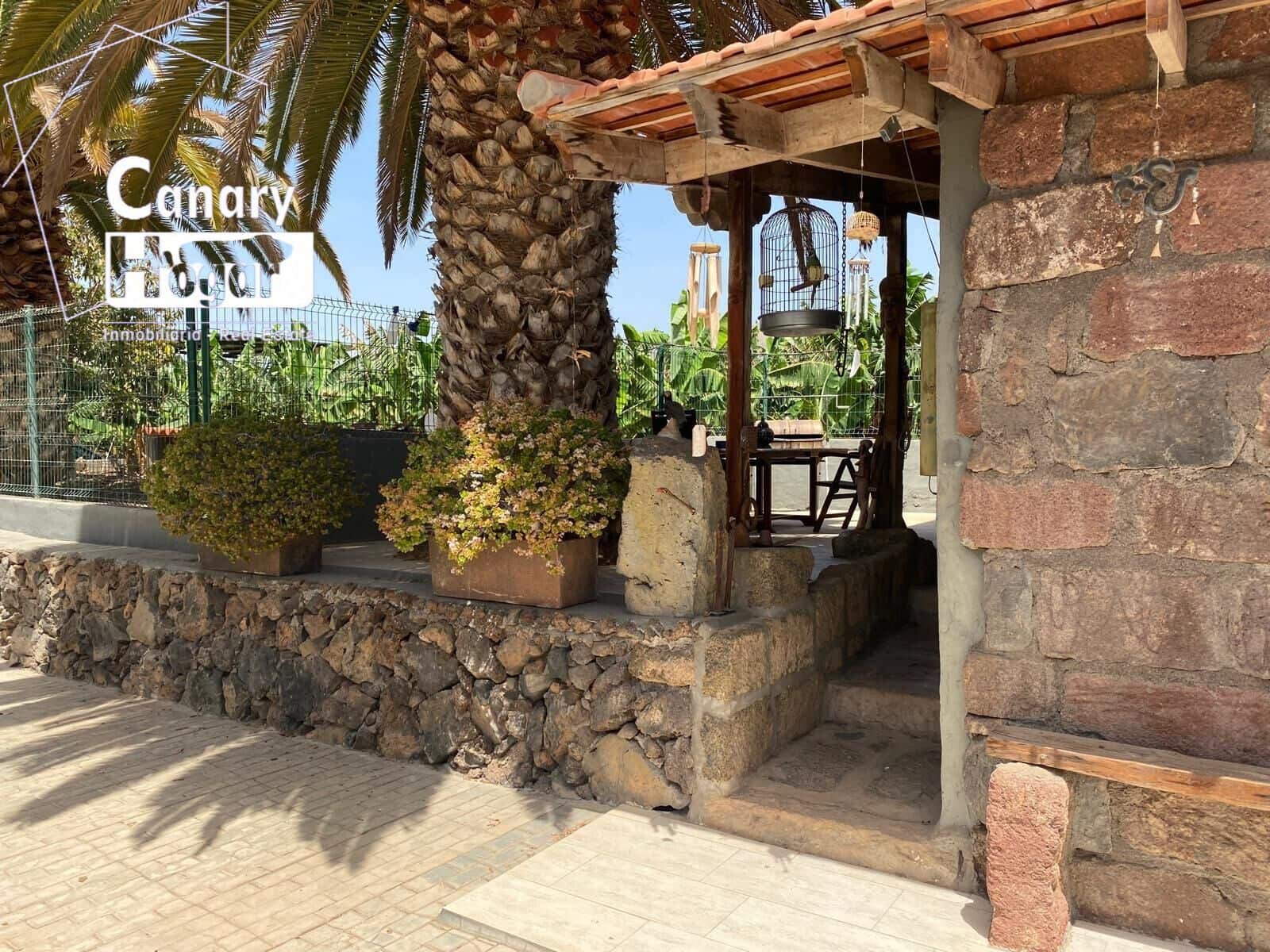 5 bedroom Finca/Country House for sale in Arona with pool garage - € 1,600,000 (Ref: 8506015)