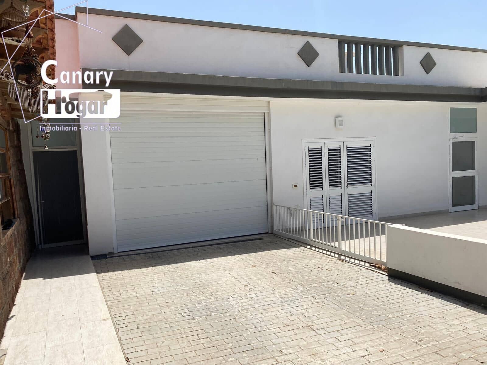 5 bedroom Finca/Country House for sale in Arona with pool garage - € 1,600,000 (Ref: 8506015)