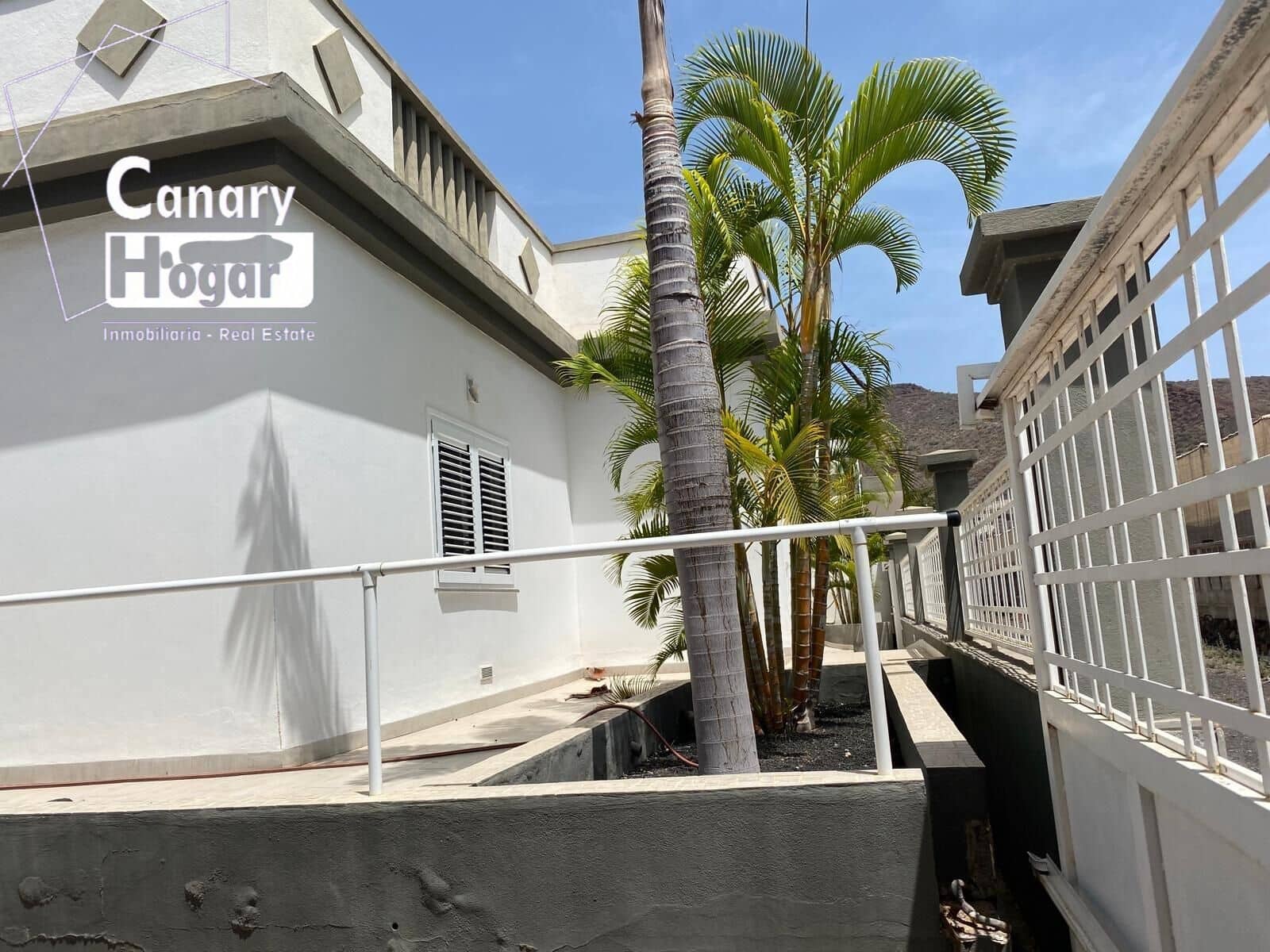 5 bedroom Finca/Country House for sale in Arona with pool garage - € 1,600,000 (Ref: 8506015)