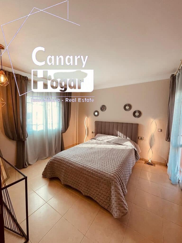 4 bedroom Villa for sale in Los Cristianos with pool garage - € 775,000 (Ref: 8612637)