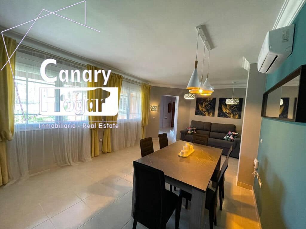 4 bedroom Villa for sale in Los Cristianos with pool garage - € 775,000 (Ref: 8612637)