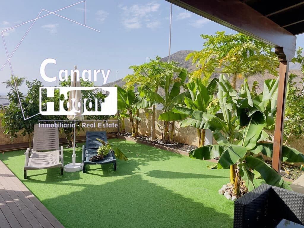 4 bedroom Villa for sale in Los Cristianos with pool garage - € 775,000 (Ref: 8612637)