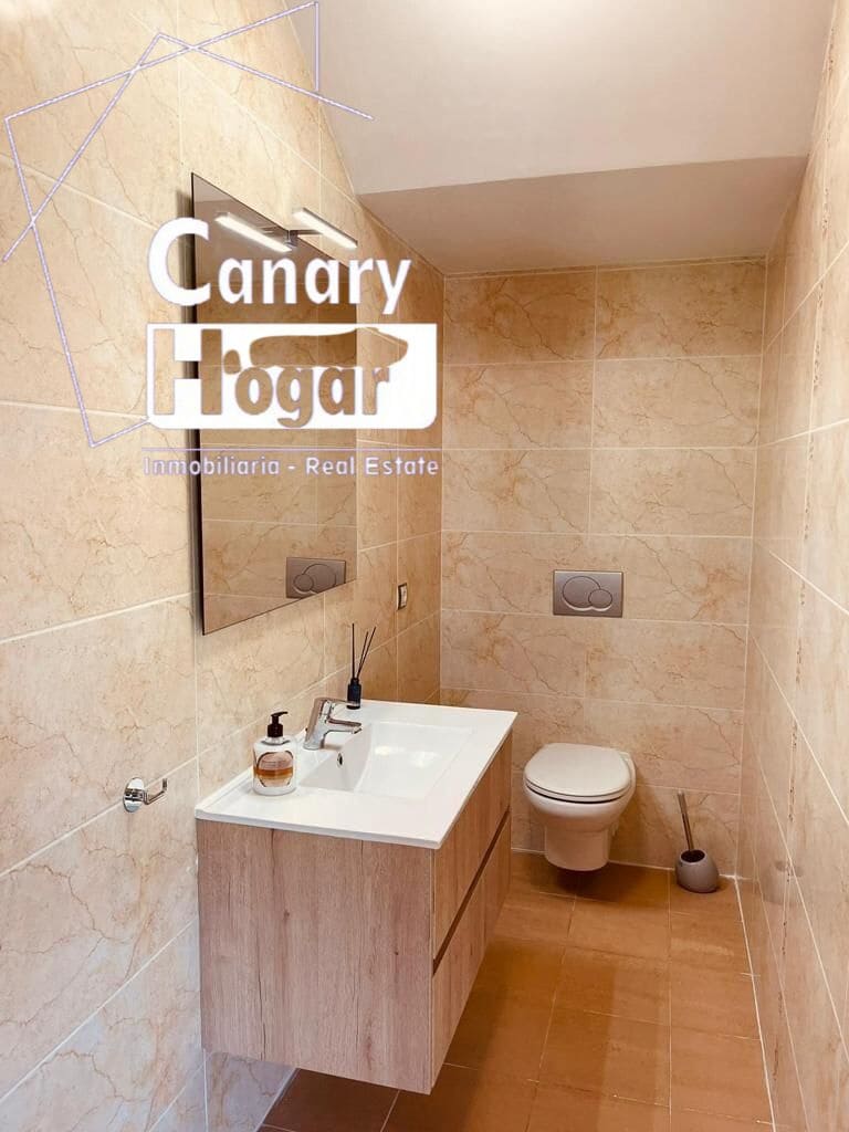 4 bedroom Villa for sale in Los Cristianos with pool garage - € 775,000 (Ref: 8612637)