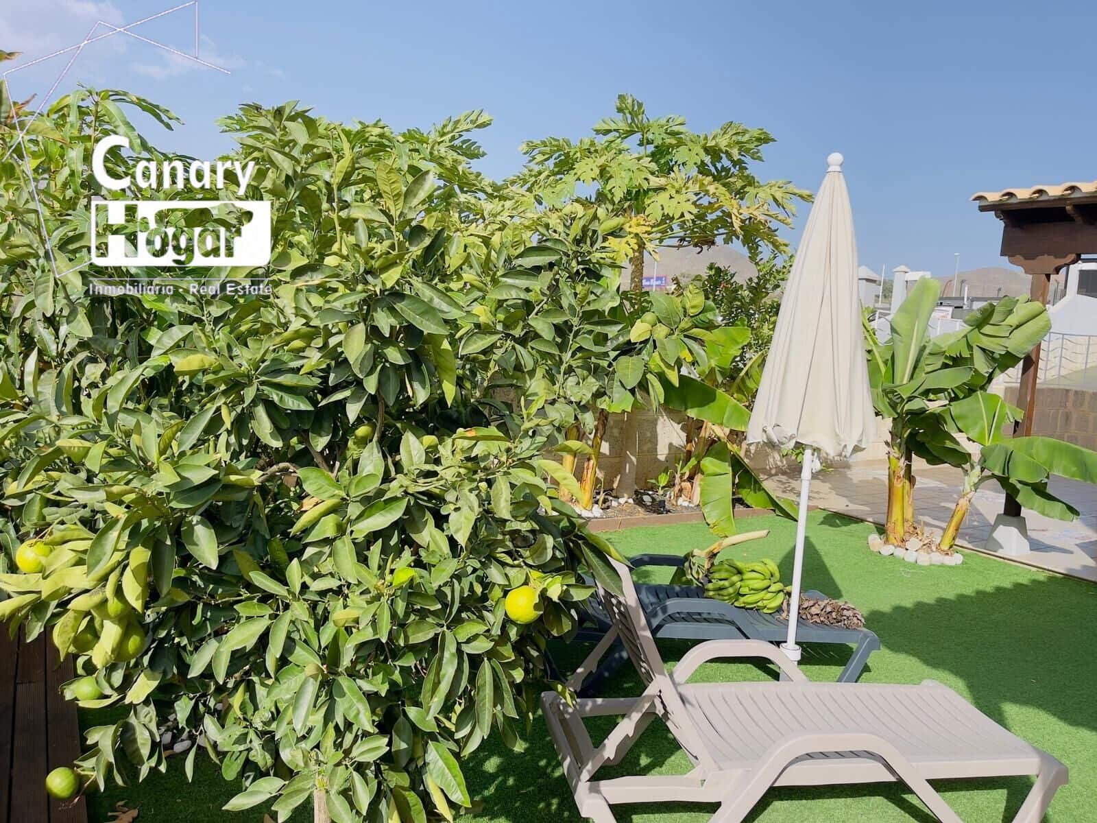 4 bedroom Villa for sale in Los Cristianos with pool garage - € 775,000 (Ref: 8612637)