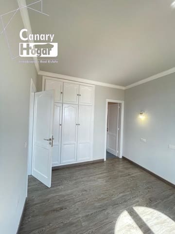 Chalet de 3 habitaciones en San Eugenio Alto, Adeje en venta - 530.000 € (Ref: 8758132)