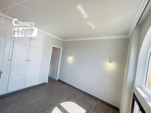 Chalet de 3 habitaciones en San Eugenio Alto, Adeje en venta - 530.000 € (Ref: 8758132)