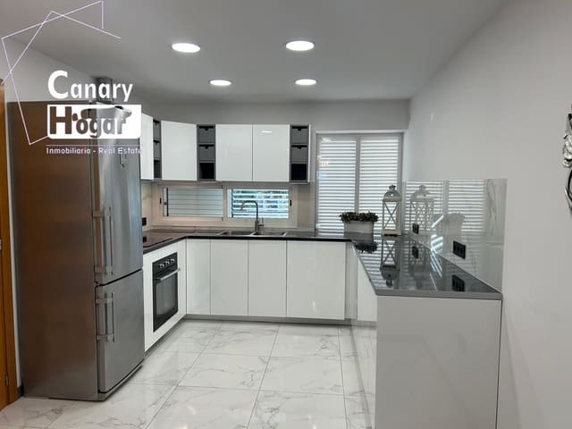 4 chambre Villa/Maison Mitoyenne à vendre à Fañabe, Adeje avec piscine garage - 650 000 € (Ref: 8780145)