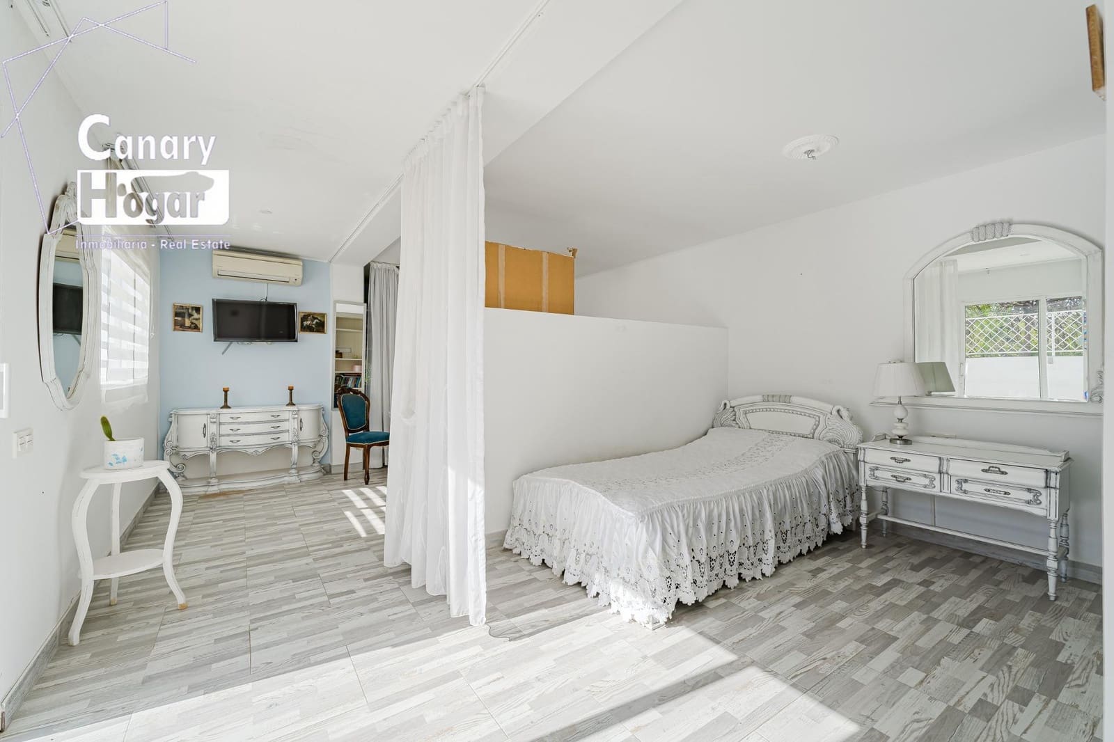 10 bedroom Villa for sale in San Eugenio with pool garage - € 2,500,000 (Ref: 8806444)