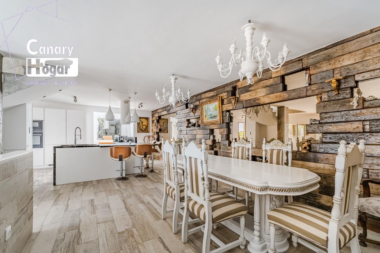 10 bedroom Villa for sale in San Eugenio with pool garage - € 2,500,000 (Ref: 8806444)