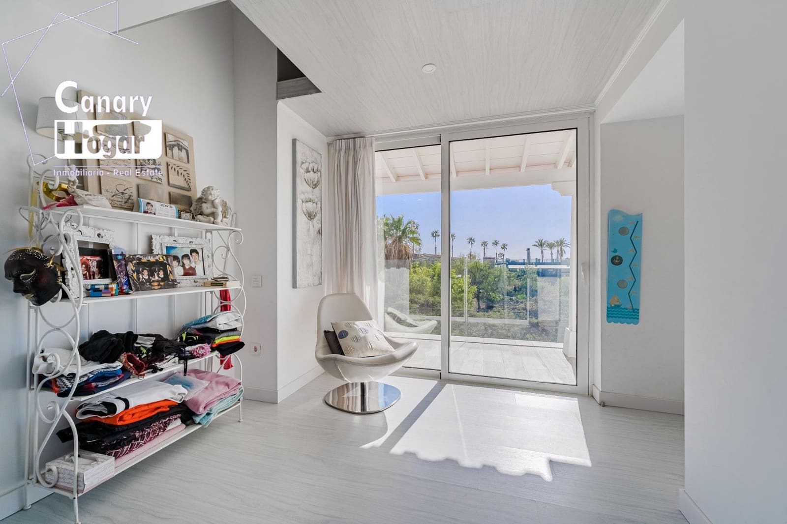 10 bedroom Villa for sale in San Eugenio with pool garage - € 2,500,000 (Ref: 8806444)