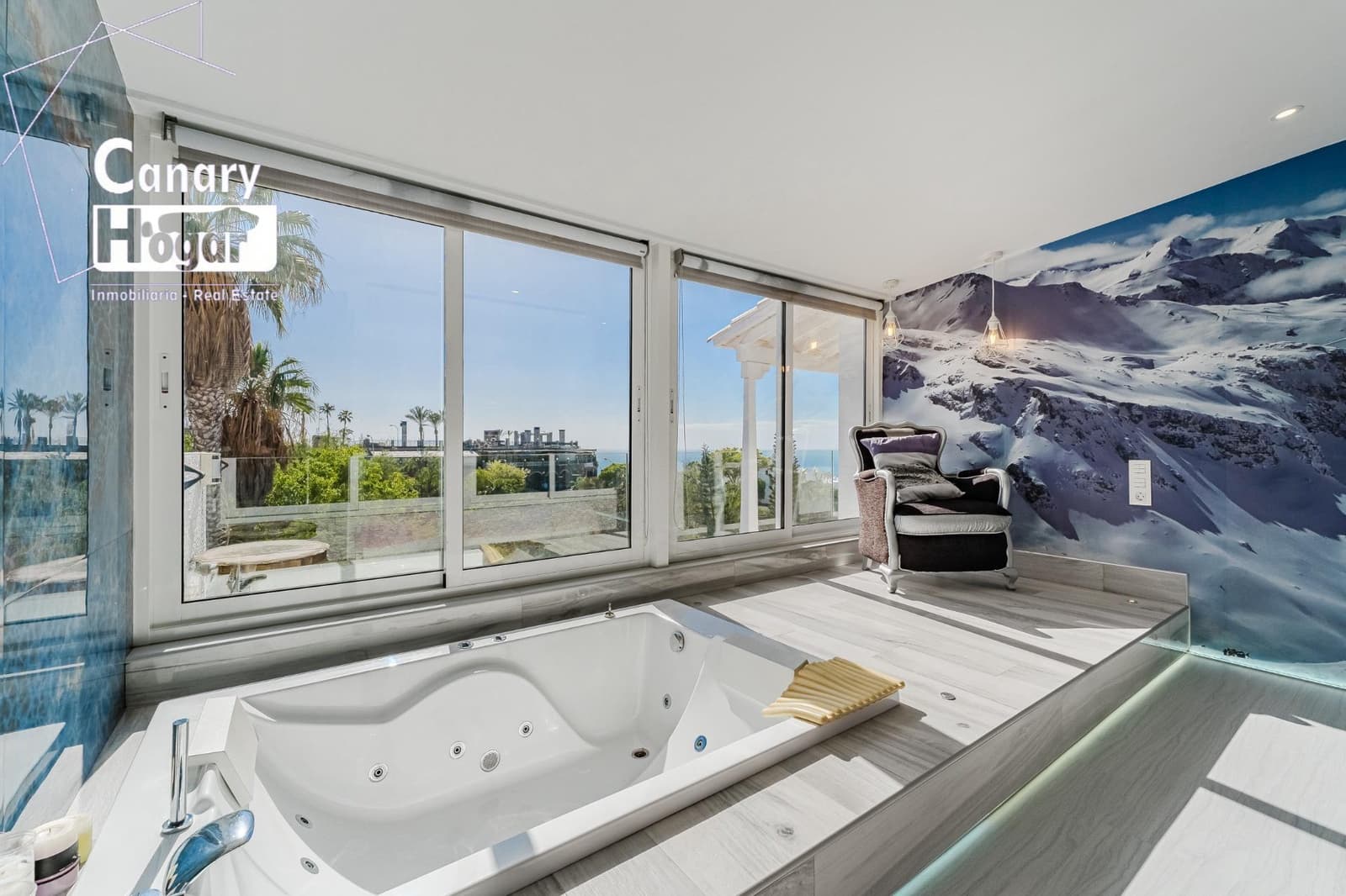 10 bedroom Villa for sale in San Eugenio with pool garage - € 2,500,000 (Ref: 8806444)