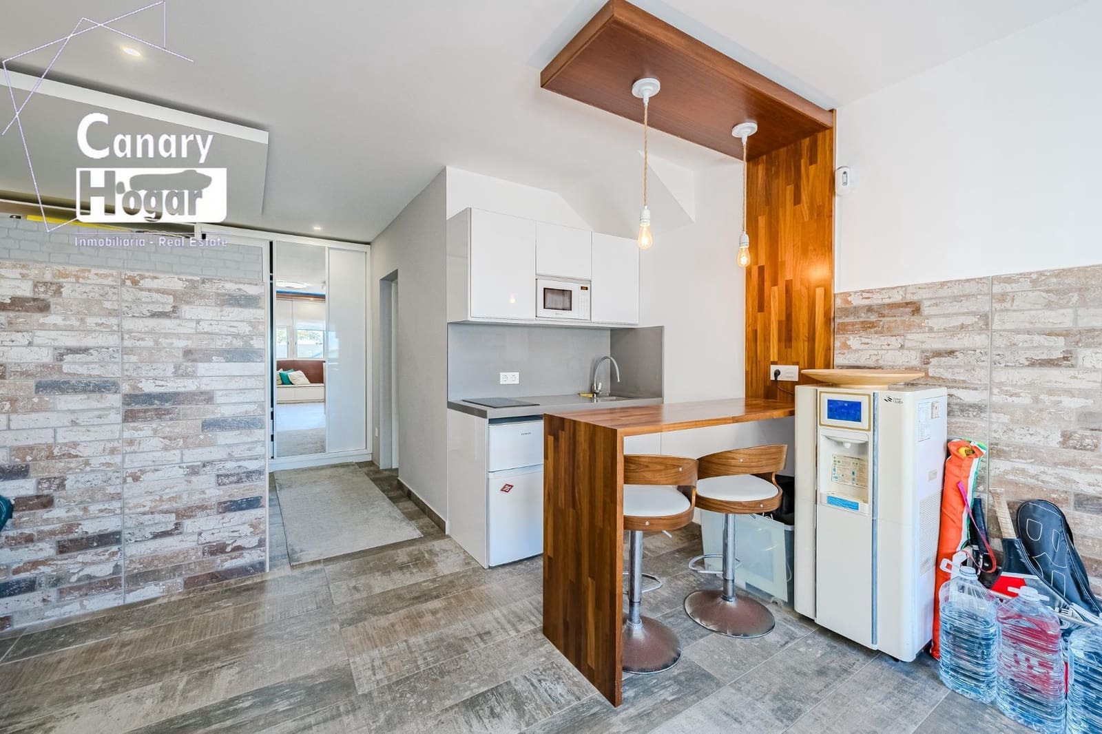 10 bedroom Villa for sale in San Eugenio with pool garage - € 2,500,000 (Ref: 8806444)