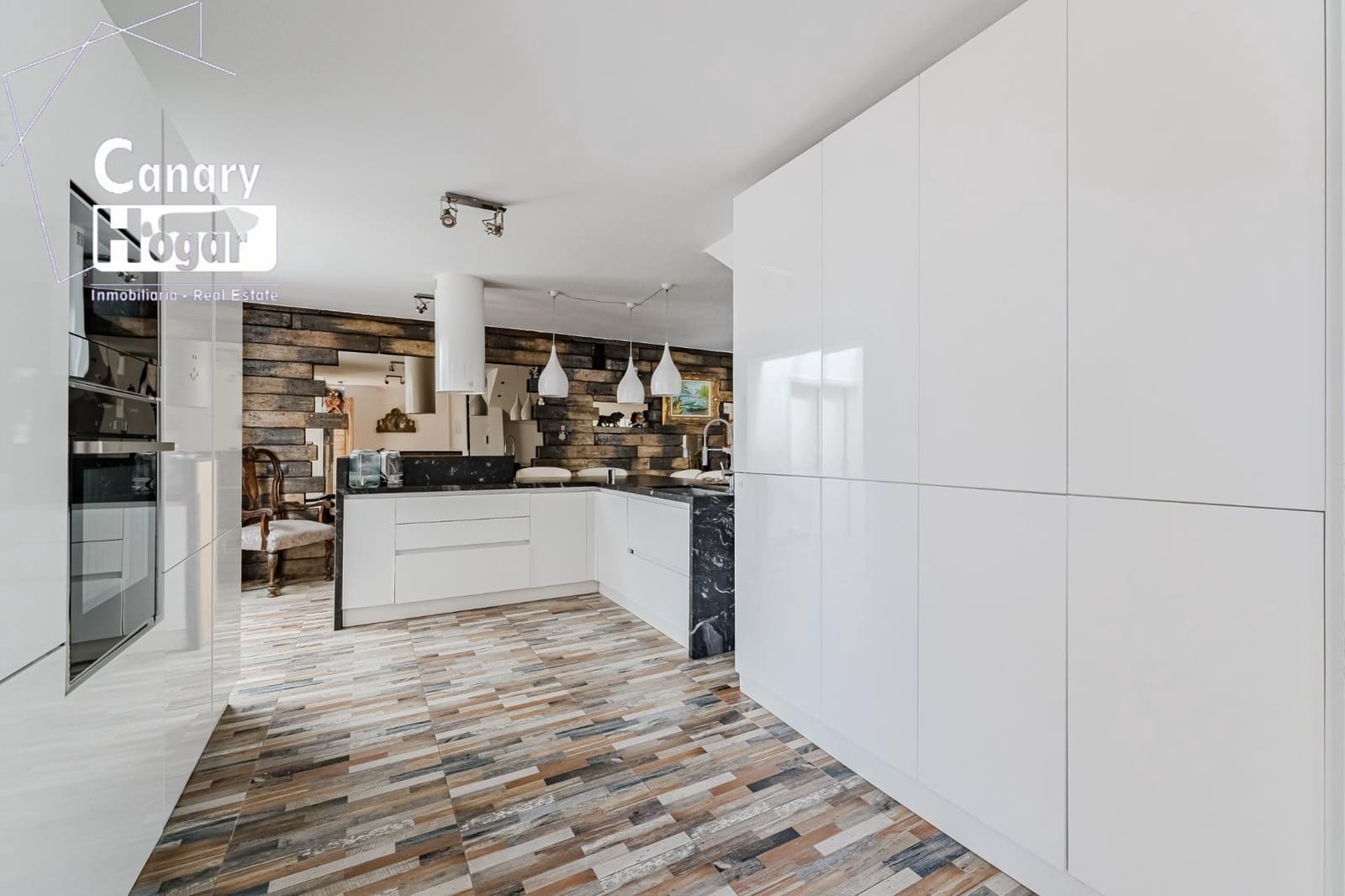 10 soverom Villa til salgs i San Eugenio med svømmebasseng garasje - € 2 500 000 (Ref: 8806444)