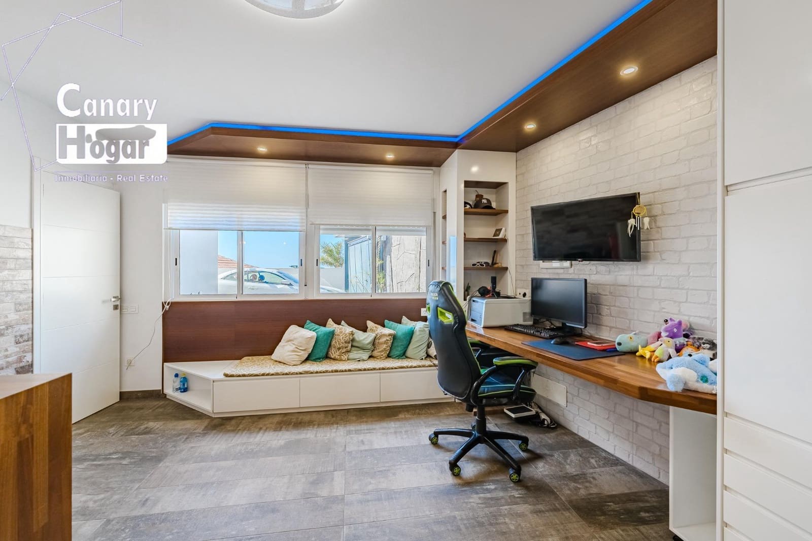 10 soverom Villa til salgs i San Eugenio med svømmebasseng garasje - € 2 500 000 (Ref: 8806444)