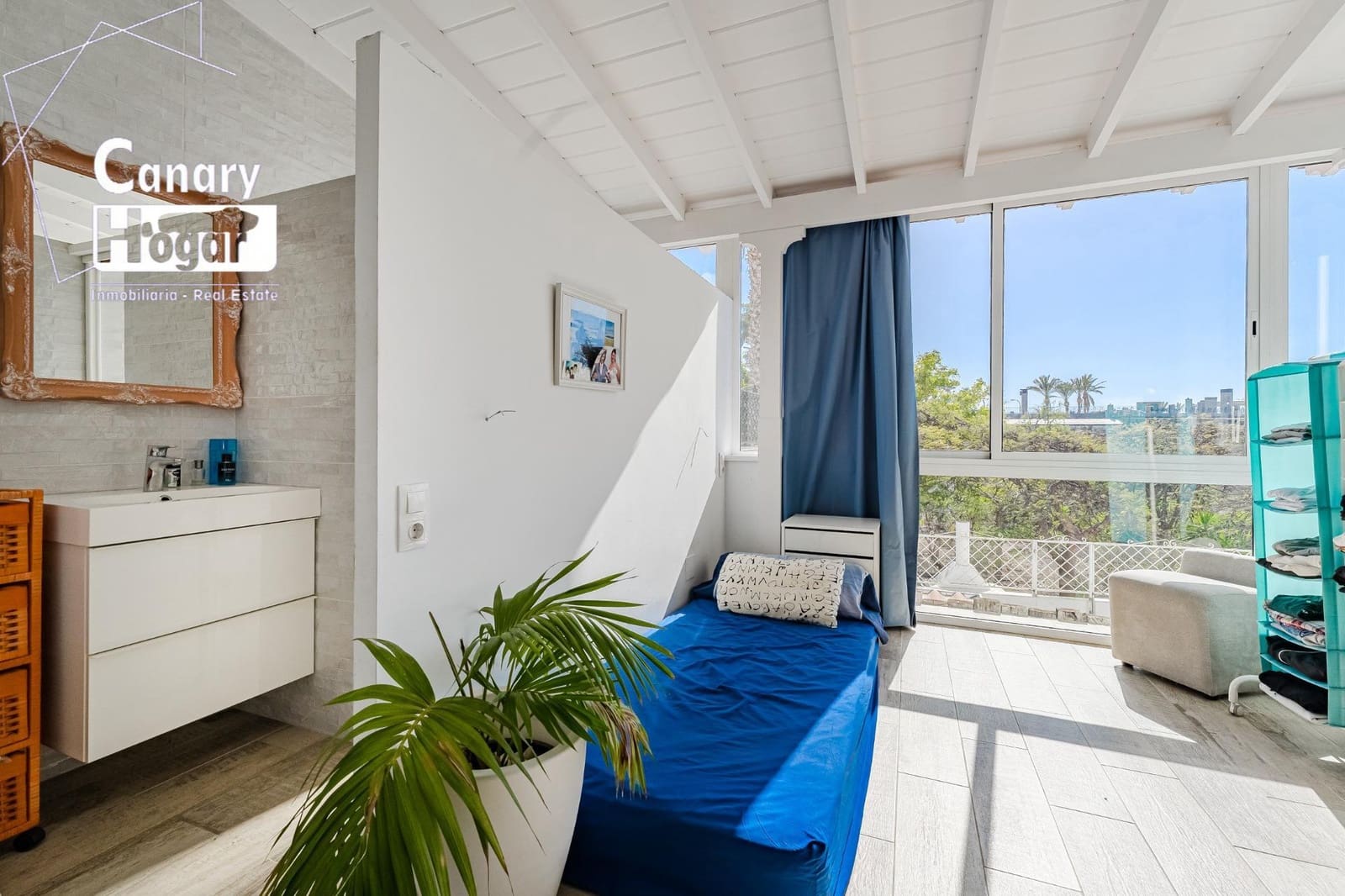 10 soverom Villa til salgs i San Eugenio med svømmebasseng garasje - € 2 500 000 (Ref: 8806444)