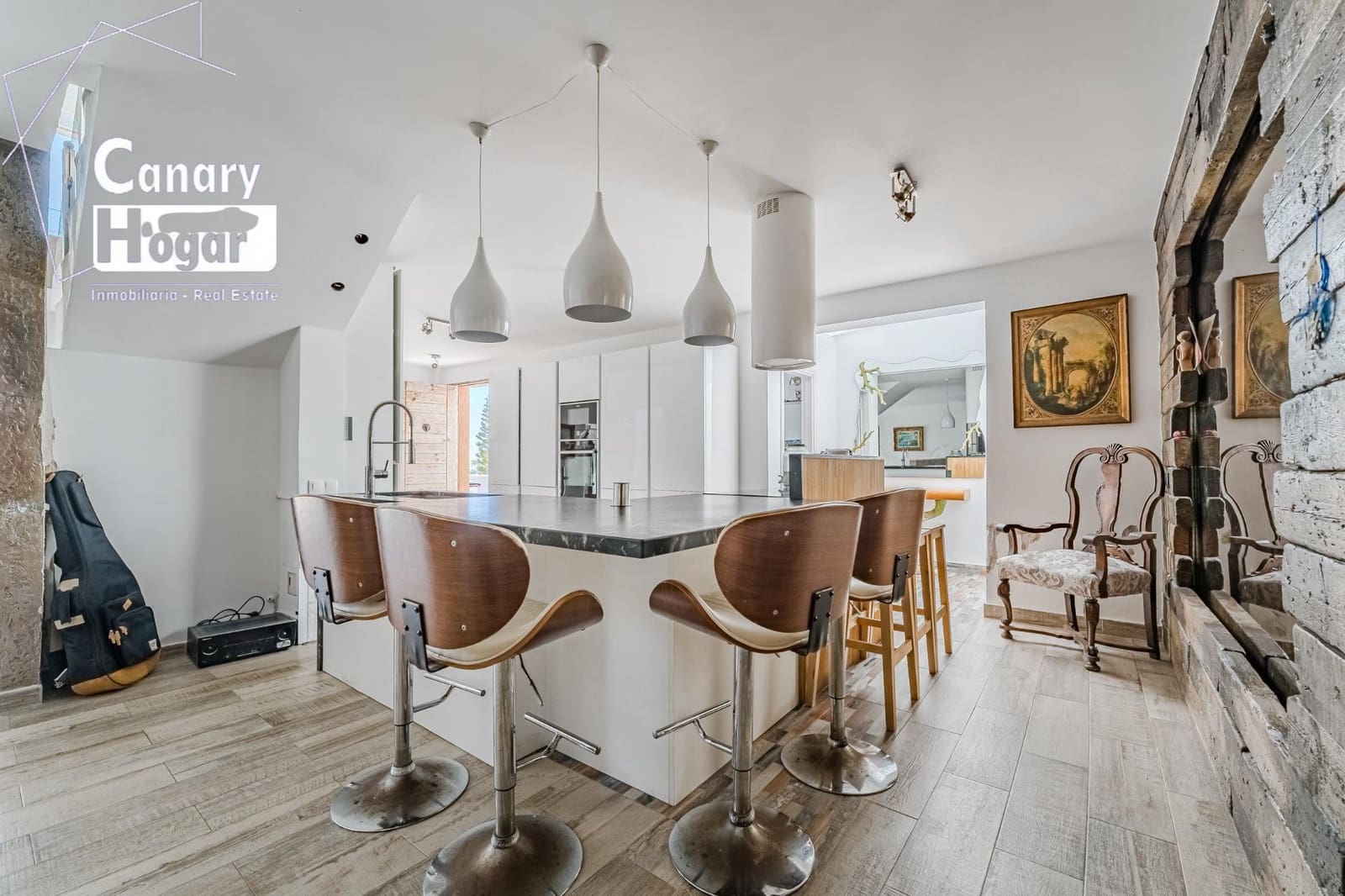 10 soverom Villa til salgs i San Eugenio med svømmebasseng garasje - € 2 500 000 (Ref: 8806444)