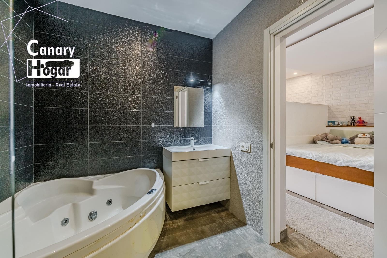 10 soverom Villa til salgs i San Eugenio med svømmebasseng garasje - € 2 500 000 (Ref: 8806444)