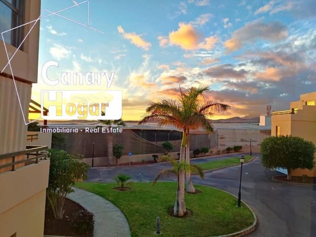 2 slaapkamer Villa te koop in Granadilla de Abona met zwembad garage - € 555.000 (Ref: 8957214)