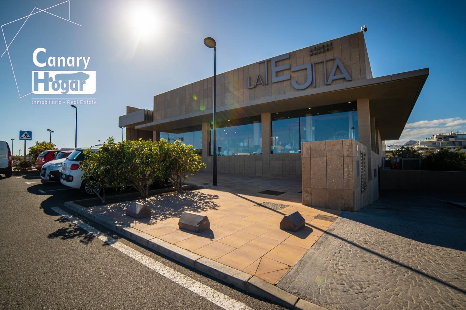 2 soveværelse Villa til salg i El Medano med swimmingpool garage - € 589.000 (Ref: 8957214)