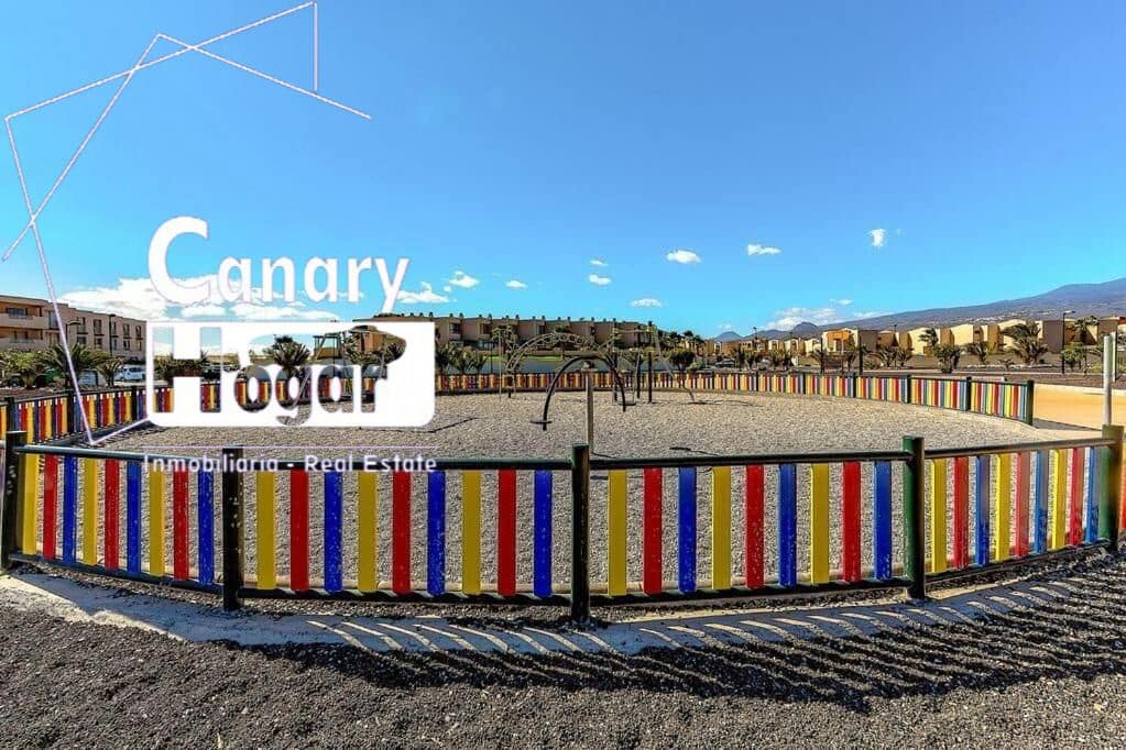 2 soverom Villa til salgs i El Medano med svømmebasseng garasje - € 589 000 (Ref: 8957214)