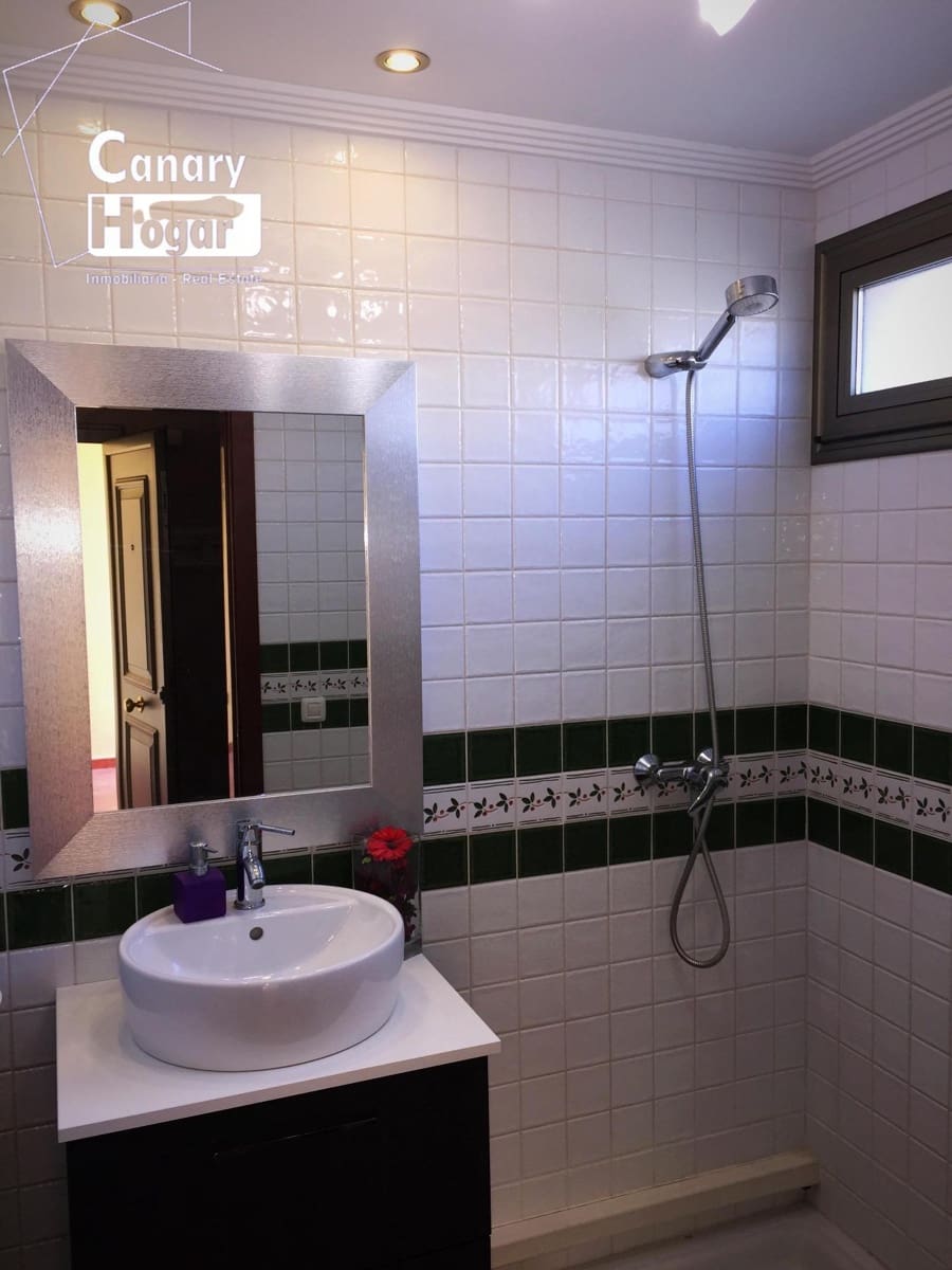 2 quarto Moradia para venda em El Medano com piscina garagem - 577 000 € (Ref: 8957214)