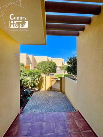 2 quarto Moradia para venda em El Medano, Granadilla de Abona com piscina garagem - 577 000 € (Ref: 8957214)