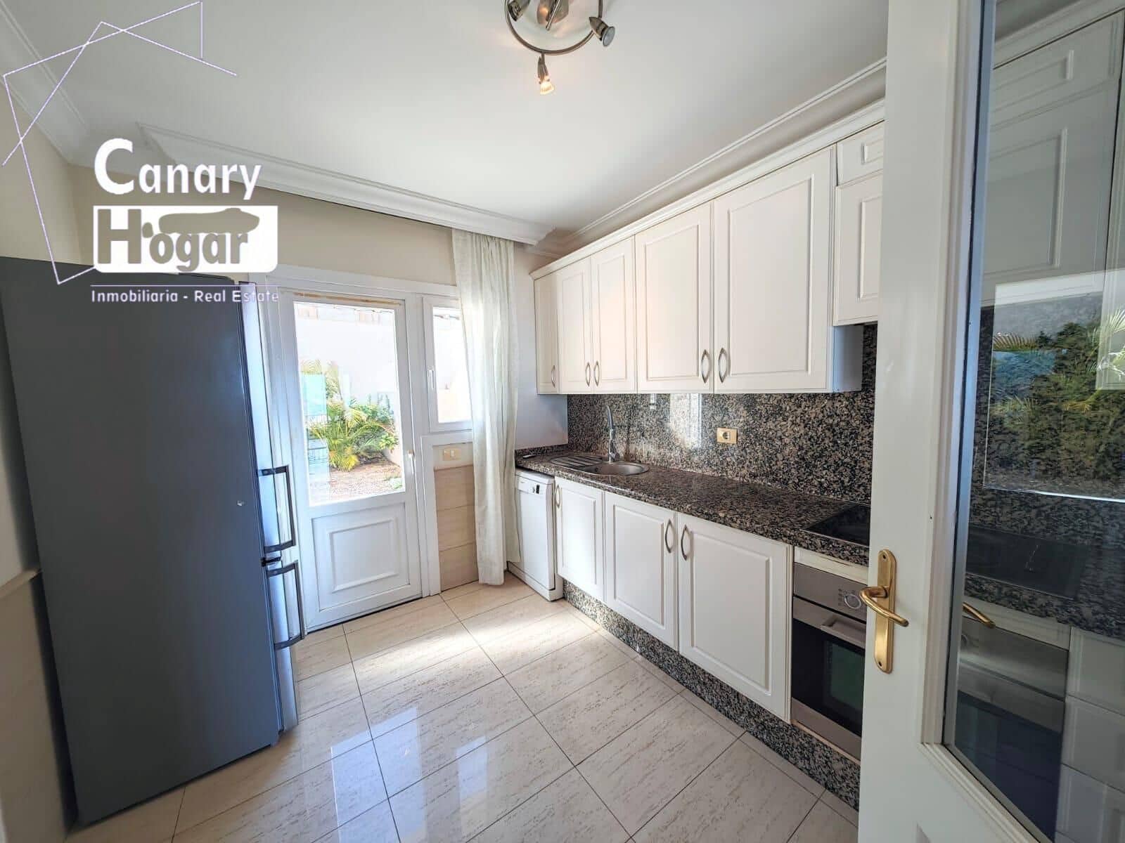 3 quarto Moradia para venda em Chayofa com garagem - 390 000 € (Ref: 9104730)