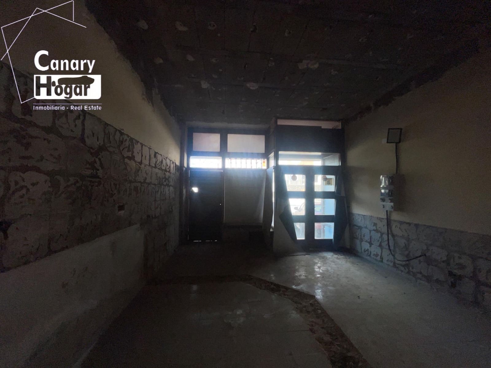 Kaupallinen myytävänä paikassa Playa San Juan - 600 000 € (Ref: 9230492)