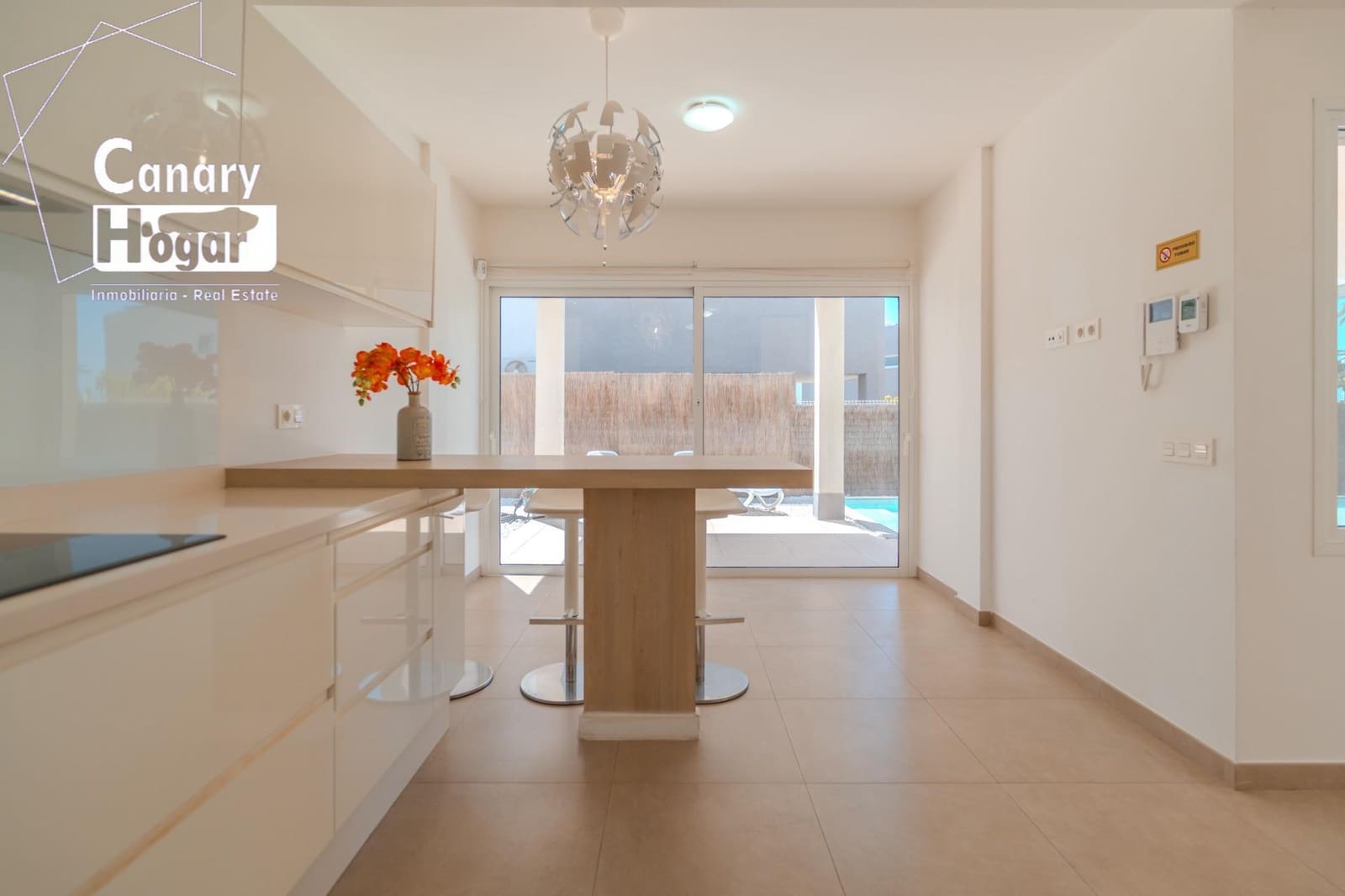 3 soveværelse Villa til salg i Playa Paraiso med swimmingpool - € 1.175.000 (Ref: 9232663)