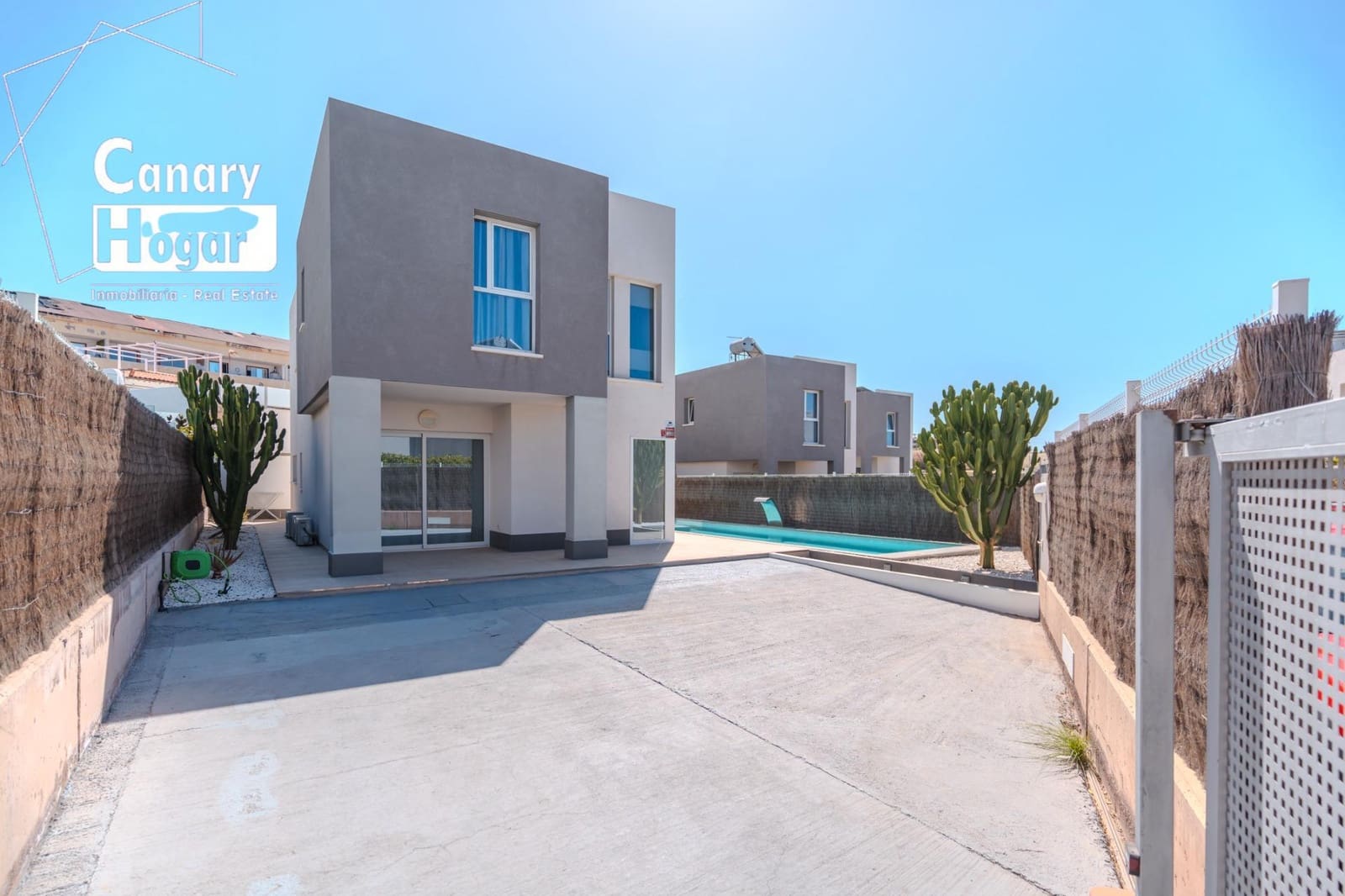 3 soveværelse Villa til salg i Playa Paraiso med swimmingpool - € 1.175.000 (Ref: 9232663)