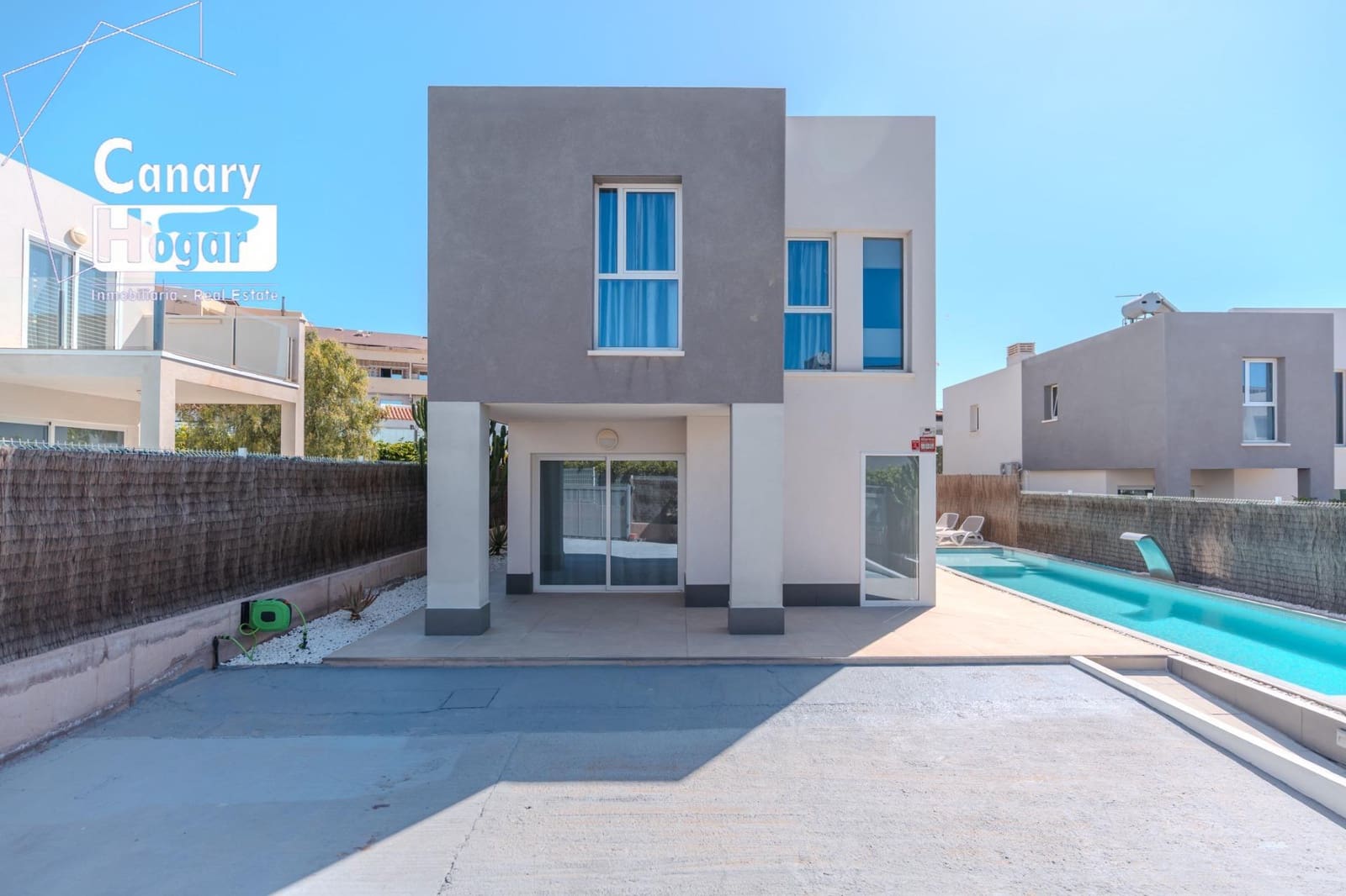 3 soveværelse Villa til salg i Playa Paraiso med swimmingpool - € 1.175.000 (Ref: 9232663)