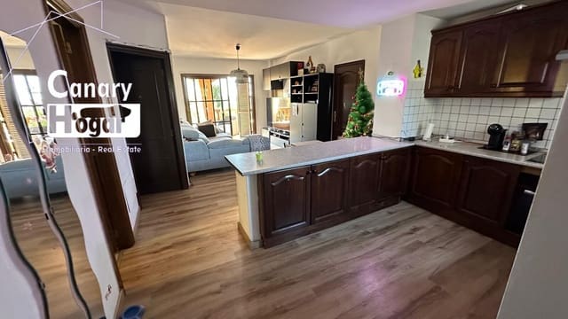 3 soveværelse Lejlighed til salg i Playa del Duque, Adeje med swimmingpool - € 525.000 (Ref: 9240047)