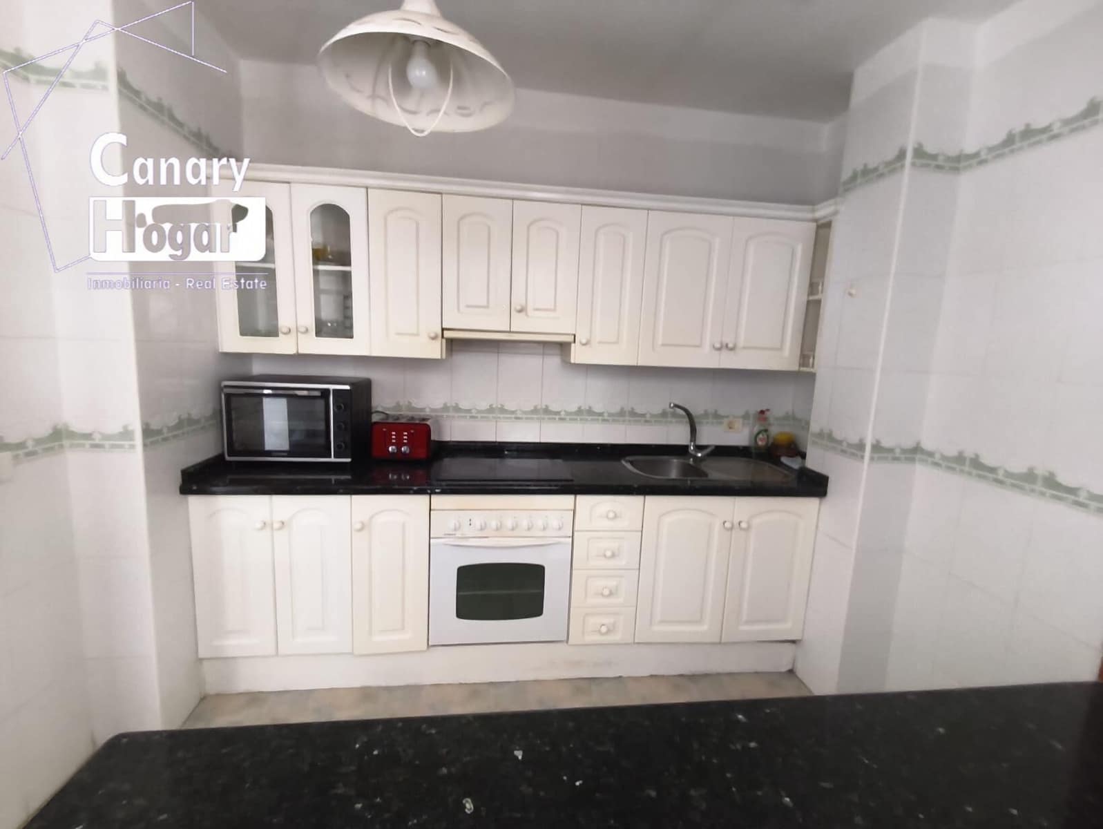 3 soverom Leilighet til salgs i Los Cristianos med svømmebasseng garasje - € 549 000 (Ref: 9266456)