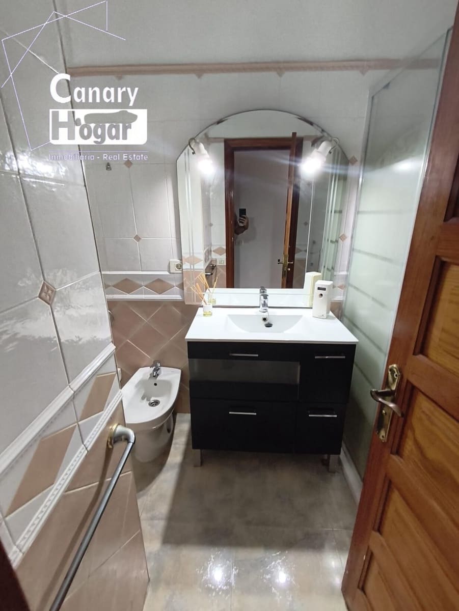 3 soverom Leilighet til salgs i Los Cristianos med svømmebasseng garasje - € 549 000 (Ref: 9266456)