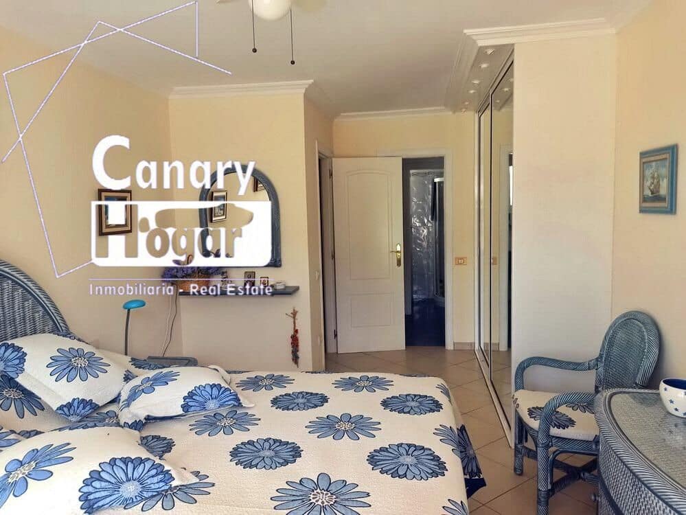 2 soveværelse Penthouse til salg i Los Cristianos med swimmingpool garage - € 750.000 (Ref: 9269838)