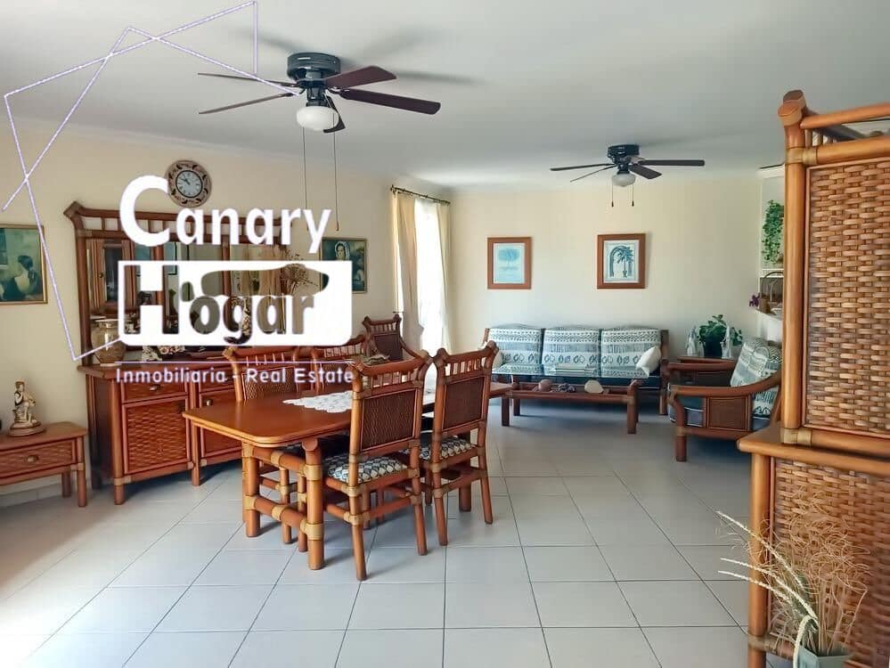 2 soveværelse Penthouse til salg i Los Cristianos med swimmingpool garage - € 750.000 (Ref: 9269838)