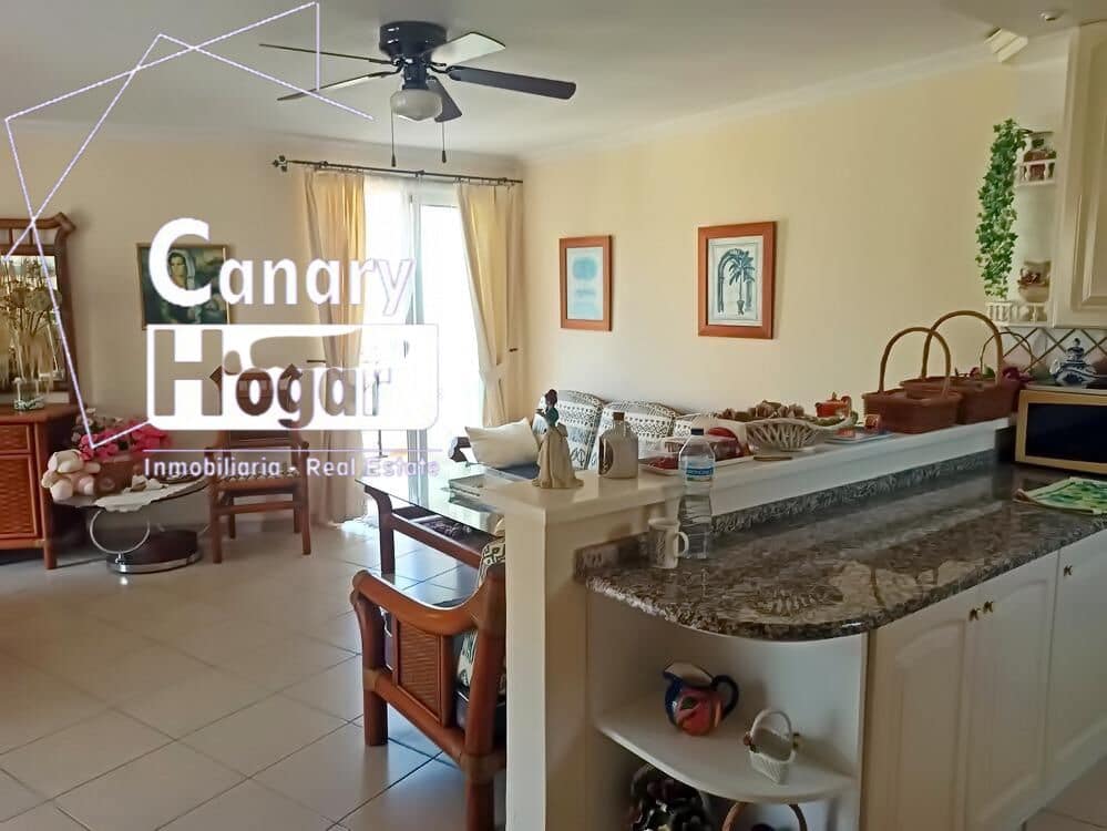2 soveværelse Penthouse til salg i Los Cristianos med swimmingpool garage - € 750.000 (Ref: 9269838)