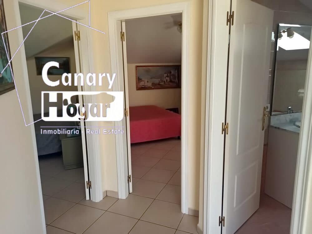 2 soveværelse Penthouse til salg i Los Cristianos med swimmingpool garage - € 750.000 (Ref: 9269838)