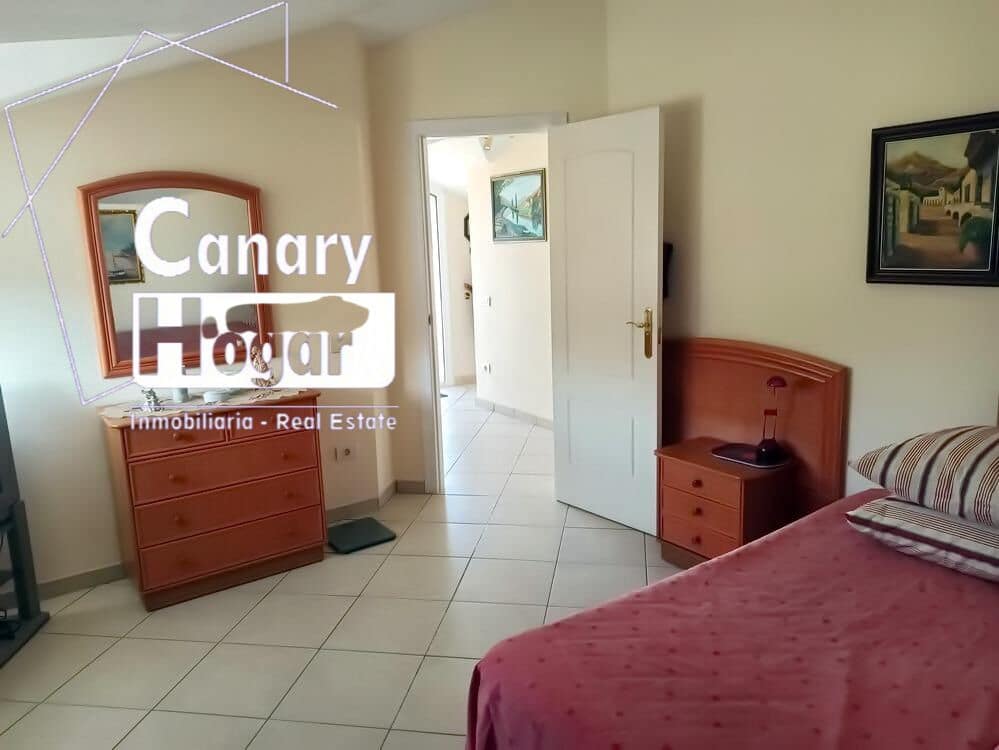 2 soveværelse Penthouse til salg i Los Cristianos med swimmingpool garage - € 750.000 (Ref: 9269838)