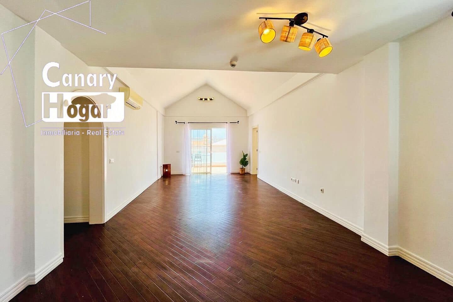 3 slaapkamer Penthouse te koop in Playa Fanabe met zwembad - € 875.000 (Ref: 9347429)