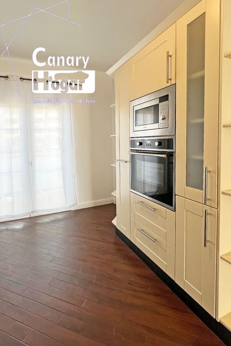 3 sypialnia Penthouse na sprzedaż w Playa Fanabe z basenem - 875 000 € (Ref: 9347429)