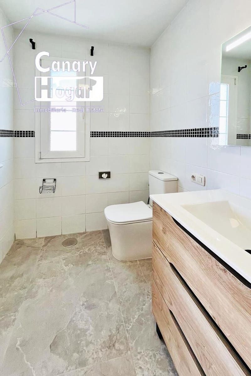 3 sypialnia Penthouse na sprzedaż w Playa Fanabe z basenem - 875 000 € (Ref: 9347429)