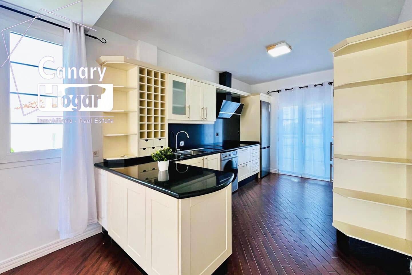 3 sypialnia Penthouse na sprzedaż w Playa Fanabe z basenem - 875 000 € (Ref: 9347429)