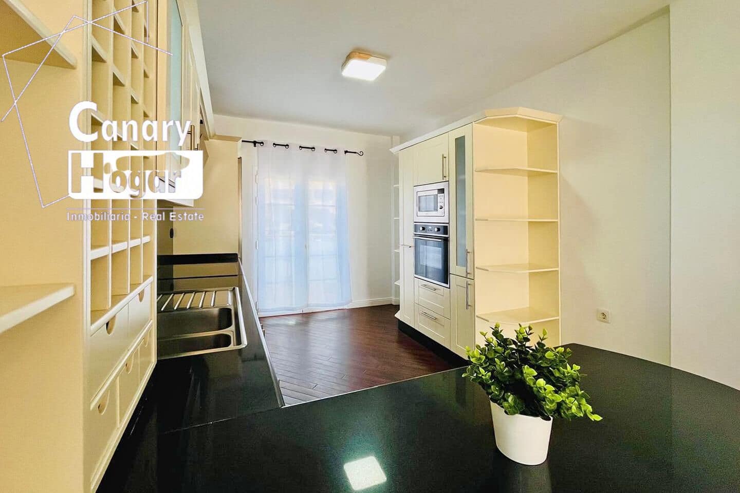 3 bedroom Penthouse for sale in Playa Fanabe with pool - € 875,000 (Ref: 9347429)