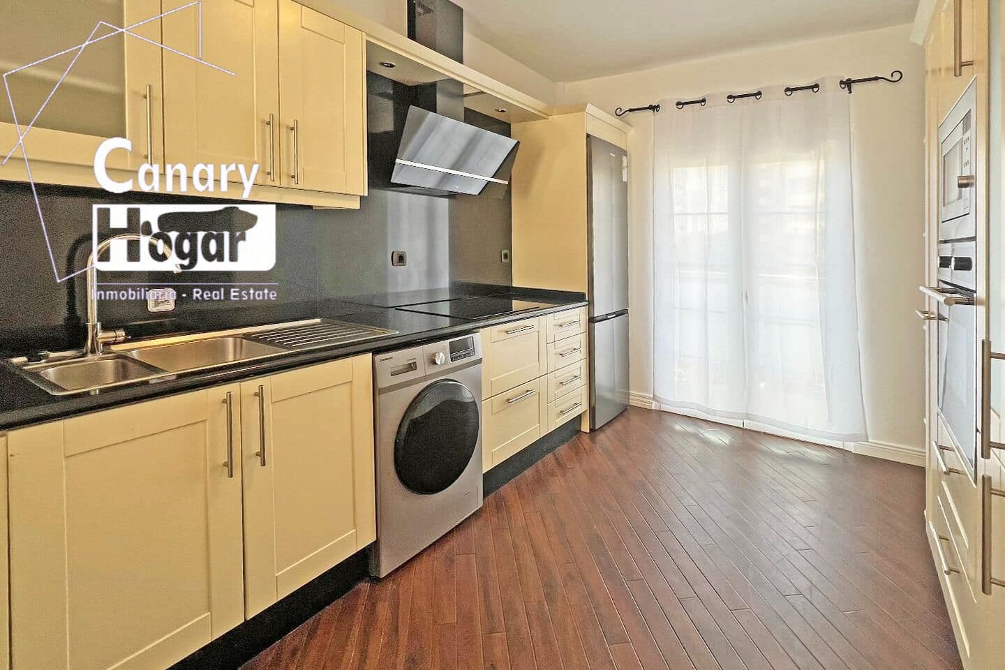 3 bedroom Penthouse for sale in Playa Fanabe with pool - € 875,000 (Ref: 9347429)