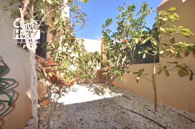 2 makuuhuone Rivitalo vuokrattavana paikassa El Medano, Granadilla de Abona mukana uima-altaan - 1 700 € (Ref: 9359690)